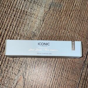 ICONIC LONDON
Sheer Blush in Rose Riot NIB